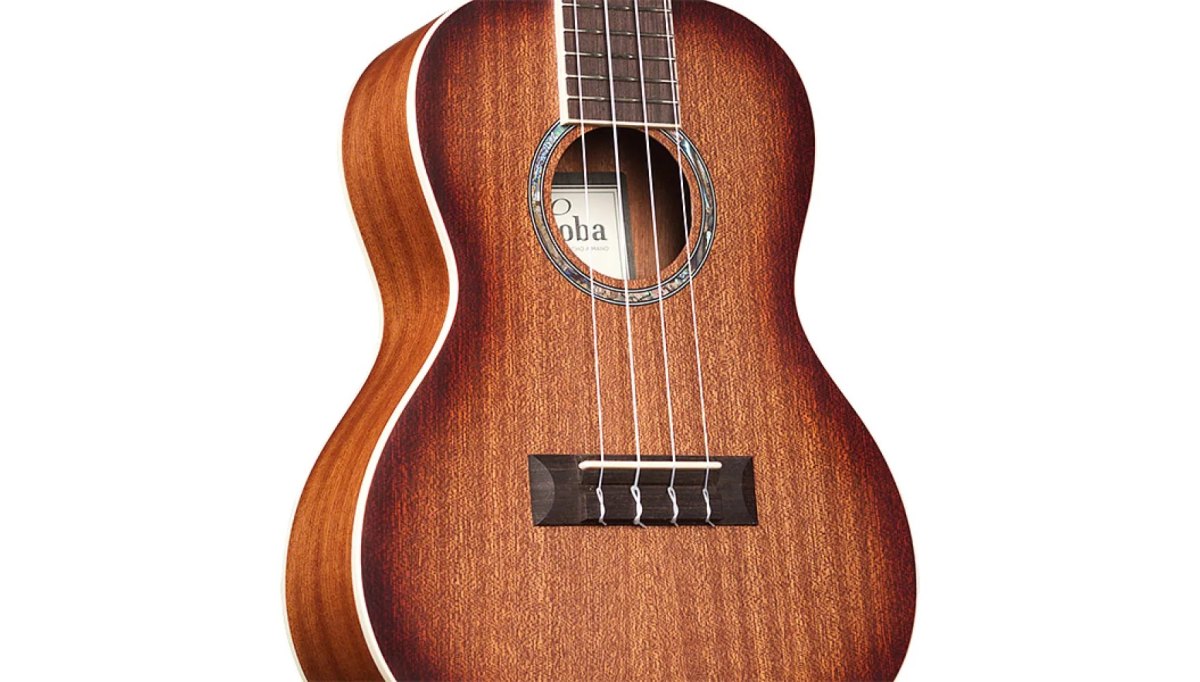 Cordoba 15CM-E Edge Burst Konzert Ukulele, Mahagoni, Tonabnehmer
